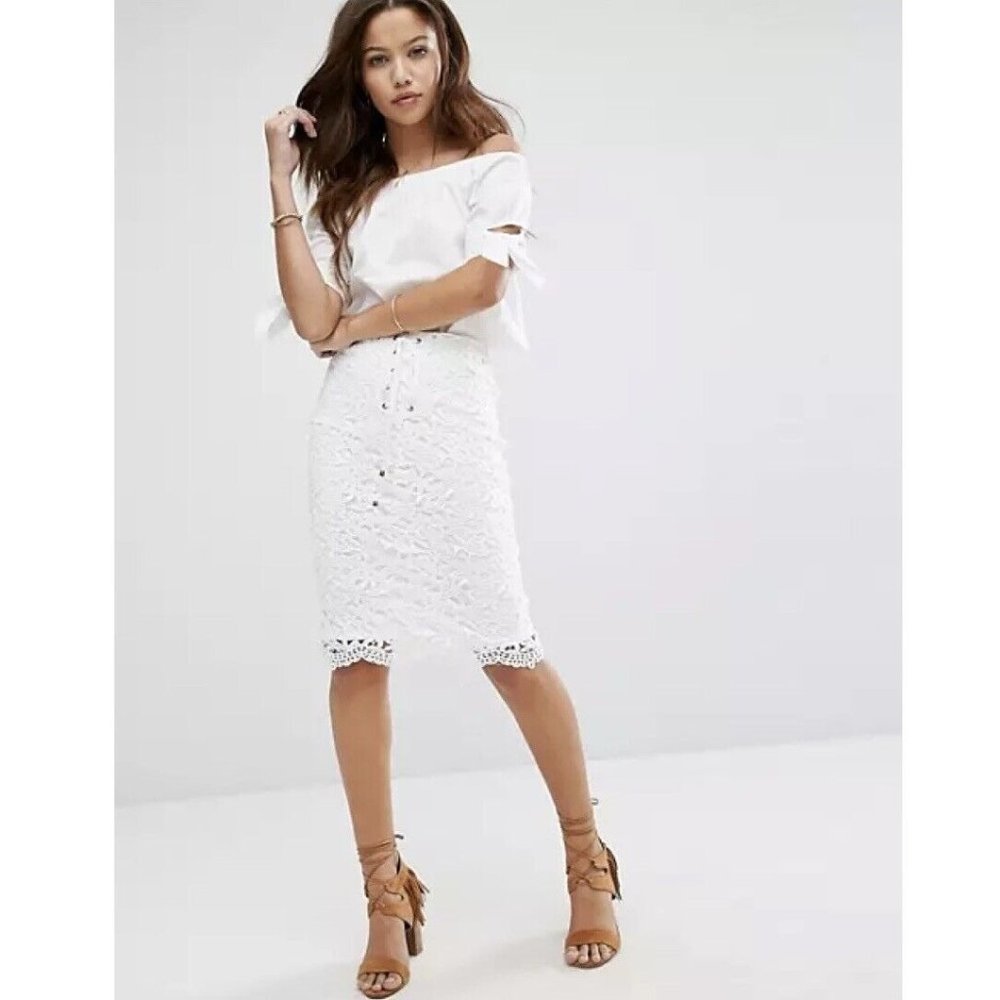 Moon River Lace Up Edge Lace Pencil Skirt Womens Size Small White Lined